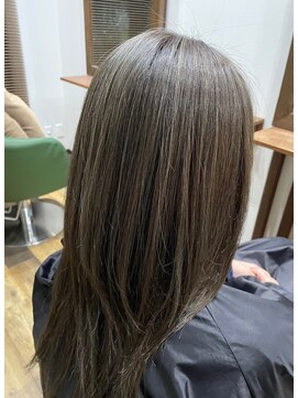 アムール(Amour) 白髪ぼかしハイライト/アッシュ