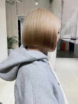 エイチ(811) マッシュウルフ50代髪型ミディアムレイヤーボブショートウルフ