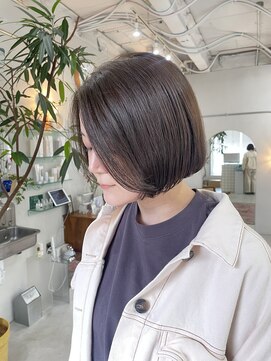 ヘアー アイス カンナ(HAIR ICI Canna) 大人女子におすすめ/ミニボブ/束感カット/オリーブベージュ