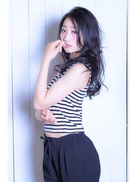 エス 西梅田(es) シンプル服にぴったり大人のゆるふわ黒髪でこなれた感＠梅田