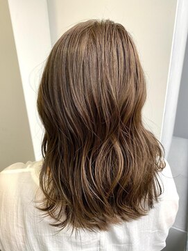 エレノア 梅田店(Eleanor) 柔らかオリーブベージュ