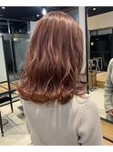 ピンクベージュ
