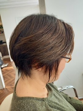 レリビー アウラ(LELiBE_'aula) ショートヘアスタイル