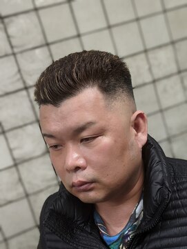 ヒロギンザ 新橋日比谷口店(HIRO GINZA) スキンフェード金メッシュリーゼント