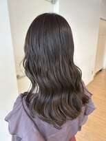 ファースト 長町店(first)&nbsp;ツヤ感のあるベージュカラー カジュアルスタイル