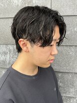 ヒュイル バイ ニアウ(Hwyl by Niau) メンズマッシュセンターパートスパイラルパーマニュアンスパーマ