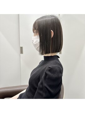 ヴィヴィー 福岡天神店(VIVIE) 透明感カラーでこけしにならない