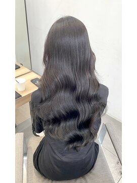 エラ(Ella) 髪質改善カラーで柔ツヤ美髪へ