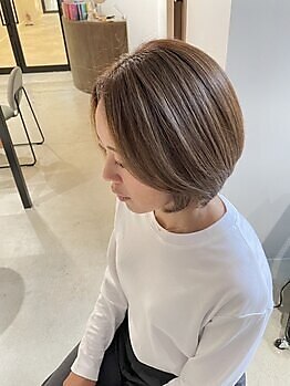 サンタフェ 磐田店(Santa'Fe)の写真/【白髪ぼかしカラー&髪質改善専門】おしゃれな白髪染めを諦めてた方必見!ワントーン明るく感動のツヤ色に♪