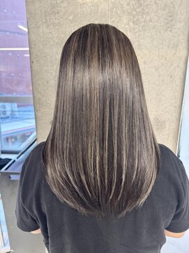 スウィープ 平尾(sweep) コントラストハイライト/白髪ぼかしハイライト/レイヤーカット