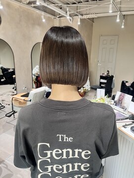 エラ(ere) ラインボブ パツっとボブ ミニボブ 内巻きボブマロンベージュ