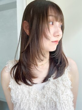 シロ(SiLO) 顔まわりレイヤーでつくる、やわらかい透明感ベージュ