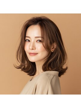 大人女性のための柔らかミディアムレイヤー