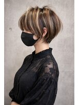 ロハスバイケンジ(LOHAS by KENJE)&nbsp;【小田急相模原】白髪ぼかしハイライトのショート