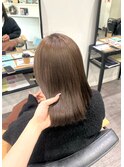 オリーブベージュ