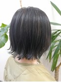 美髪　ネイビーカラー　ショートボブ　外ハネ　ナチュラル暗髪