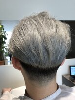 ビークロス(B-cross)&nbsp;シルバー刈り上げマッシュ