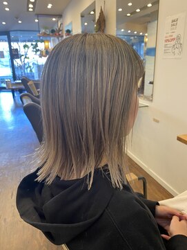 オルガ ヘアアンドメイク(Oluga hair&make) シャドールーツベージュ