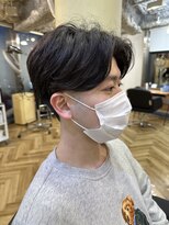 レーヴス(REVES)&nbsp;刈り上げツーブロ　毛流れセンターパート