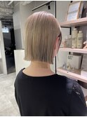 切りっぱなしボブハイトーンボブ