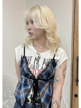 リヴ ウメダ(LIV umeda) ホワイトブロンド/ブリーチ/ダブルカラー【梅田】