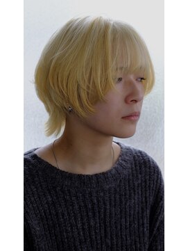 スリー スタンド(THREE STAND) 大人可愛いハイトーンショートウルフスタイル