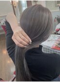 ホワイトグレー
