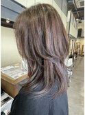 大人女性レイヤー×白髪ぼかし×ペールピンクインナーカラー