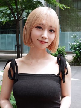 アルバム 銀座(ALBUM GINZA) おくれ毛ブロンドホワイトベージュショートボブ_F20900