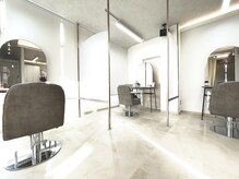 ストーリーエレット 長野2号店(STORY:E elet)の雰囲気（明るい店内、全席半個室なので周囲の目も気にせずリラックス）