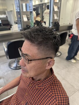 グルーマーズトウキョウ(GROOMER/S TOKYO) アップバングスタイル スキンフェードカット