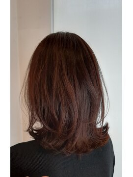 チアー(Cheer) ピンクブラウン×外はねスタイル