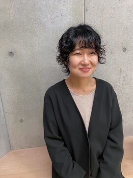 エウペ 渋谷(WEUPE) 斜めバング/グレージュカラー/デザインカラー/シルキーベージュ