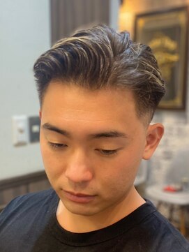 ミリオンバックス 神田店(Million Bucks) スパイキーショート/スペインカール<理容室>[メンズ/床屋/神田]