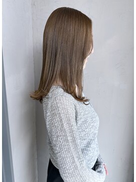 シム(sym) 赤みを抑えた透明感のあるカラー