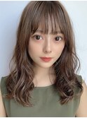 ぱっつん前髪ウェーブパーマレイヤーカットゆるふわ巻き