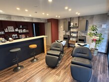 サロンドユニック(salon de UNIC)の雰囲気(フルフラットシャンプー、使用する商材をご覧頂けるカウンター。)