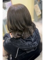 ウタ オリーブベージュ