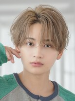 オーシャントーキョー サニー 原宿(OCEAN TOKYO Sunny) 韓国マッシュフェザーパーマニュアンスパーマセンターパート金髪