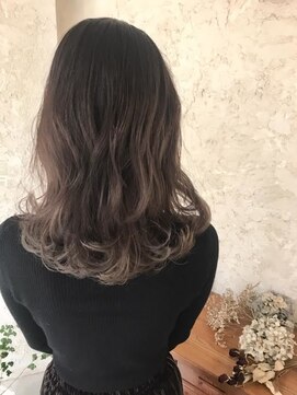 コエ 元町 石川町 (Koe.) グレージュグラデーション/大人巻き/レイヤー【元町/石川町】