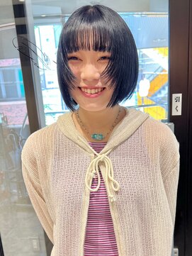 ラミエバイメルト 下北沢(lamie by melt) 村上/顔まわりレイヤー ウルフボブ ネイビーブルー ケアブリーチ