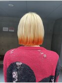 ホワイトブロンドに裾カラーオレンジハイトーンボブ