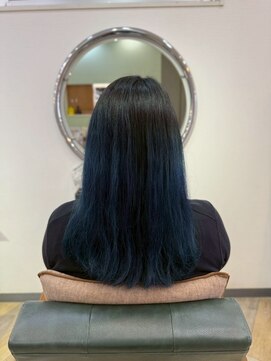 ビィーワンイースト(Be 1 EAST) セミロングカット