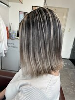 ウォンク(WONK.)&nbsp;[WONK.] ベージュ　バレイヤージュ　外ハネボブ