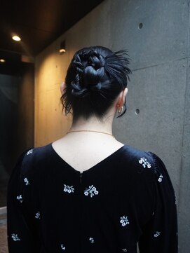 カチモリヘアで大人モードなヘアアレンジ