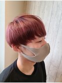 ナチュラルマッシュ韓国風メンズカットピンクカラーツヤ髪