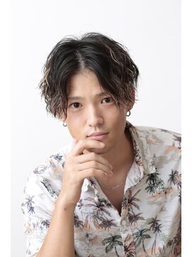 アメラボ(AmeLab) センターパート×波打ちツイストスパイラル