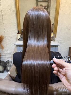 【髪質改善】に特化したサロンだからできる最新のヘアケアトリートメントは、顧客様の90%以上がオーダー！