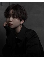 シン(syn)&nbsp;センターパートショート　ツイストスパイラルパーマ