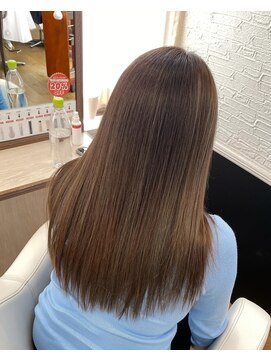 シュヴー 築地(CHEVEUX) 前上がりのワンレングスロング